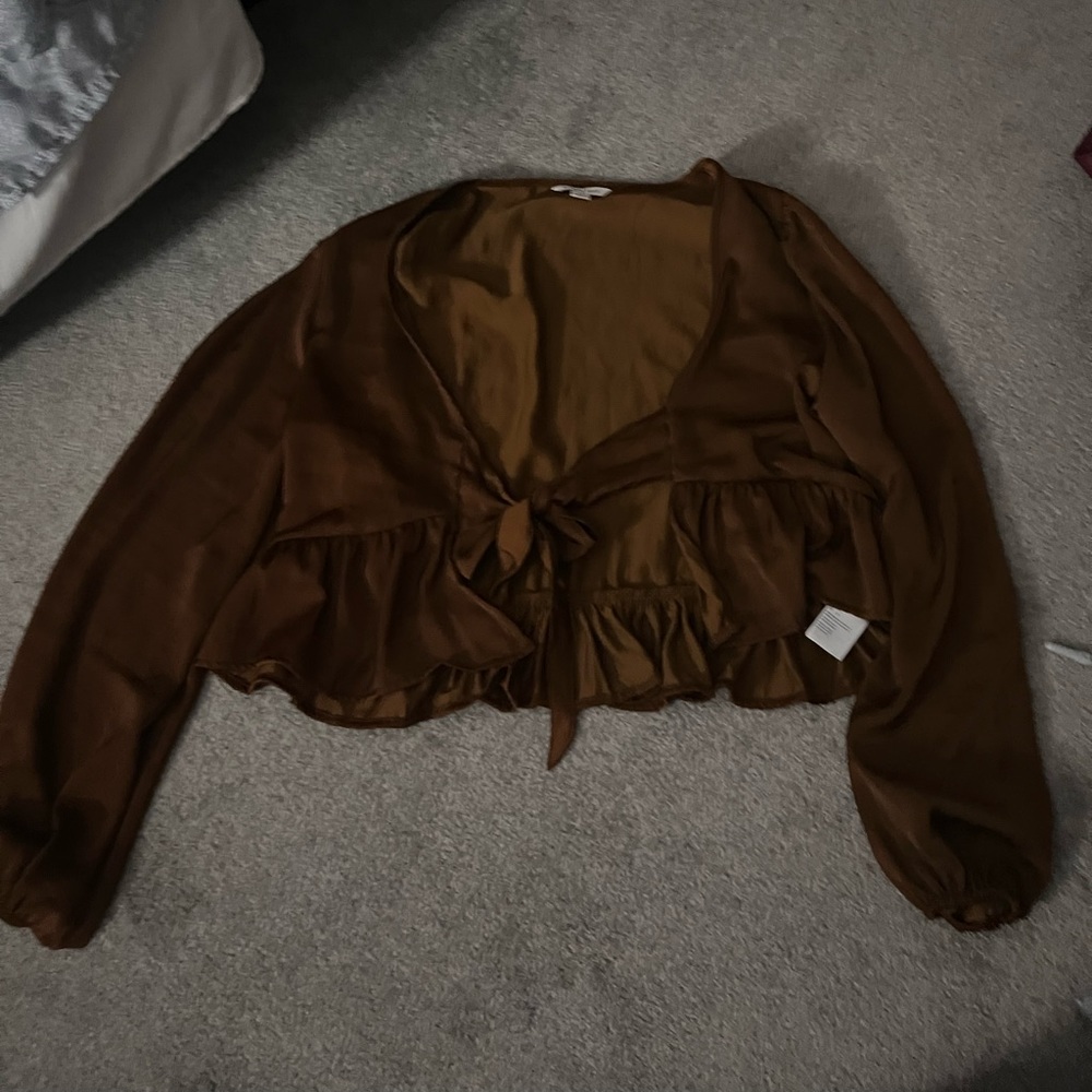 Rust colored tie front top - Picture 2 of 4